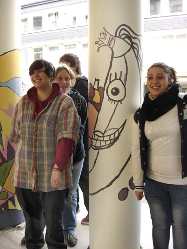 Säulen Briefstrasse